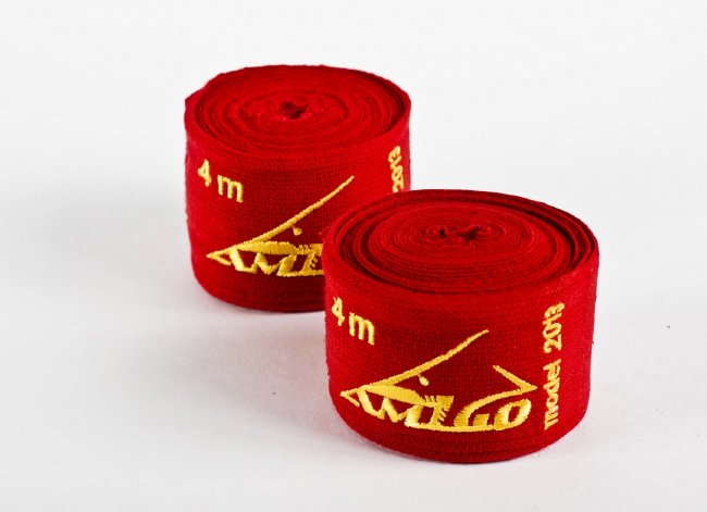 Боксёрские бинты Amigo, 4 метра красного цвета