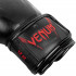 Боксёрские перчатки Venum Impact чёрного/красного цвета